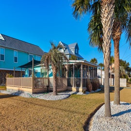 Blue Sails - Front of Home