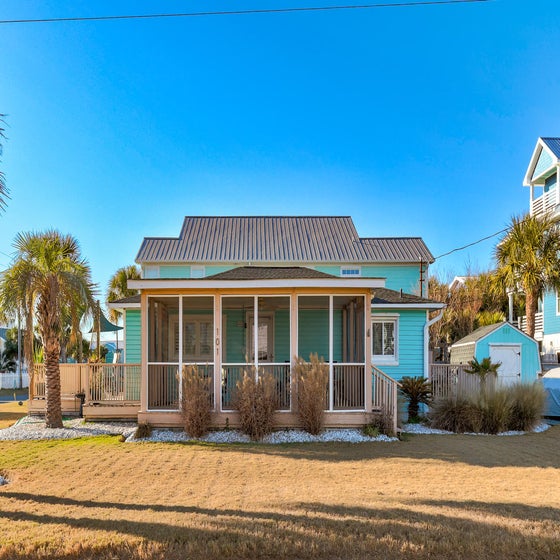 Blue Sails - Front of Home